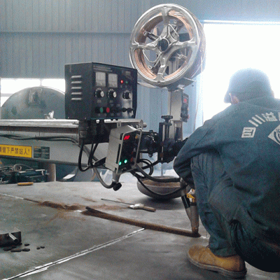 The company introduced large automatic welding equipment.